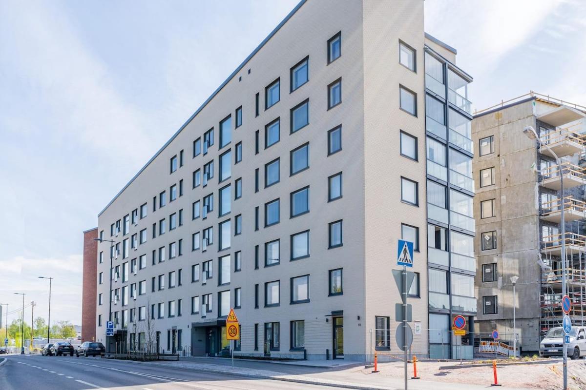 Cozy Apartment Right Next To Metro Station Espoo Eksteriør billede